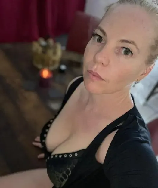 Mistress Lady Pamela