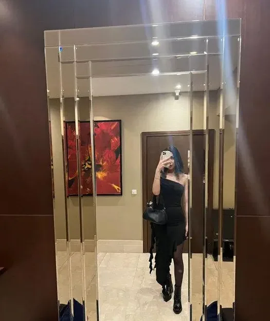 Mona
