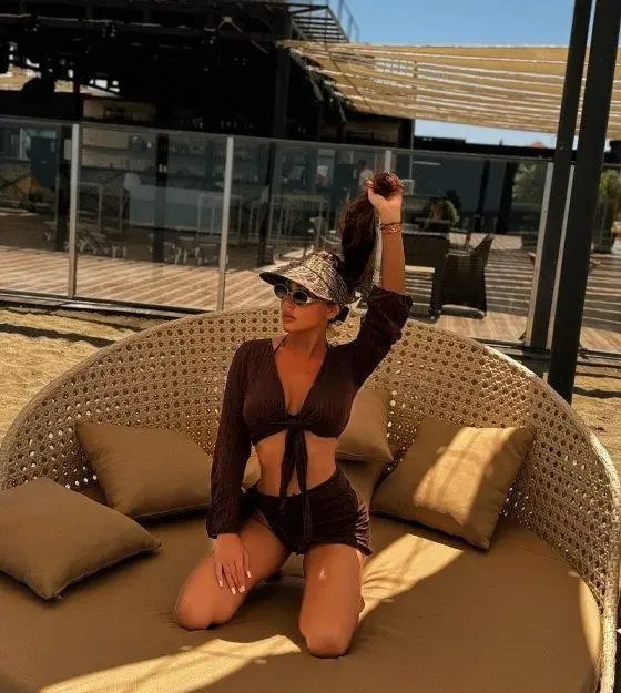Ava