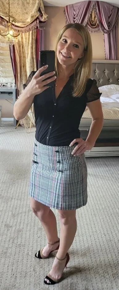 LAURA BENTLEY
