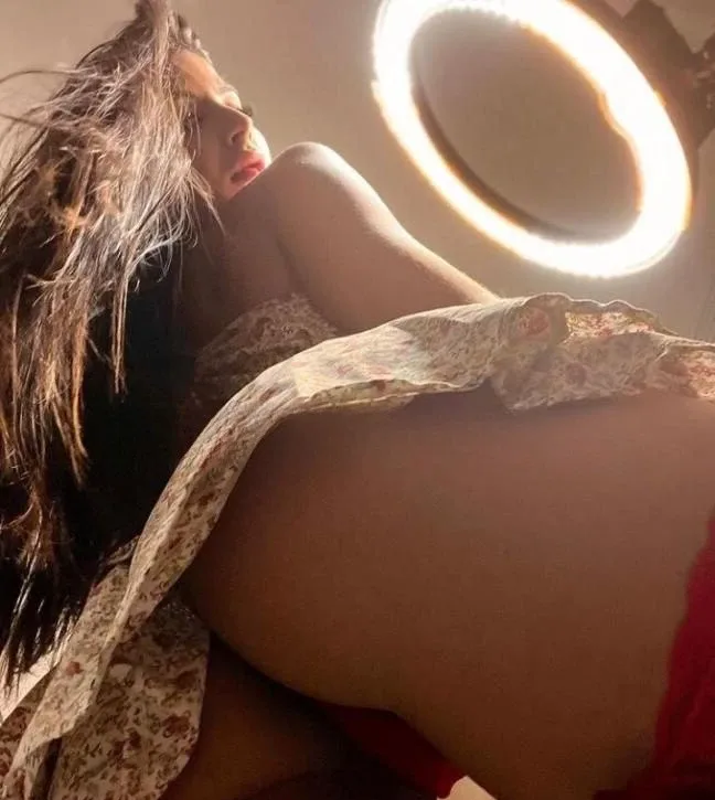 NICOL SEXY
