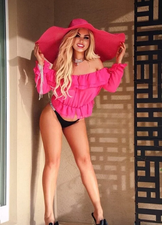 NAOMI - THE DREAM GIRL