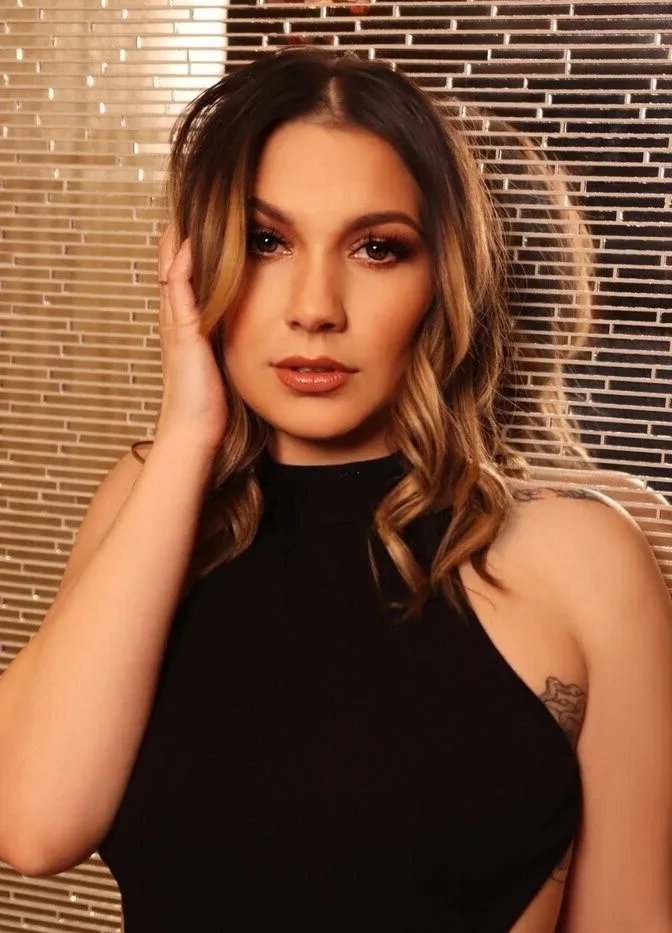 SEXY SADIE