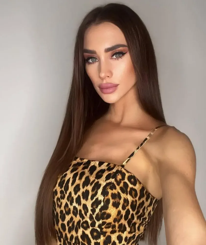 LINDA LUX