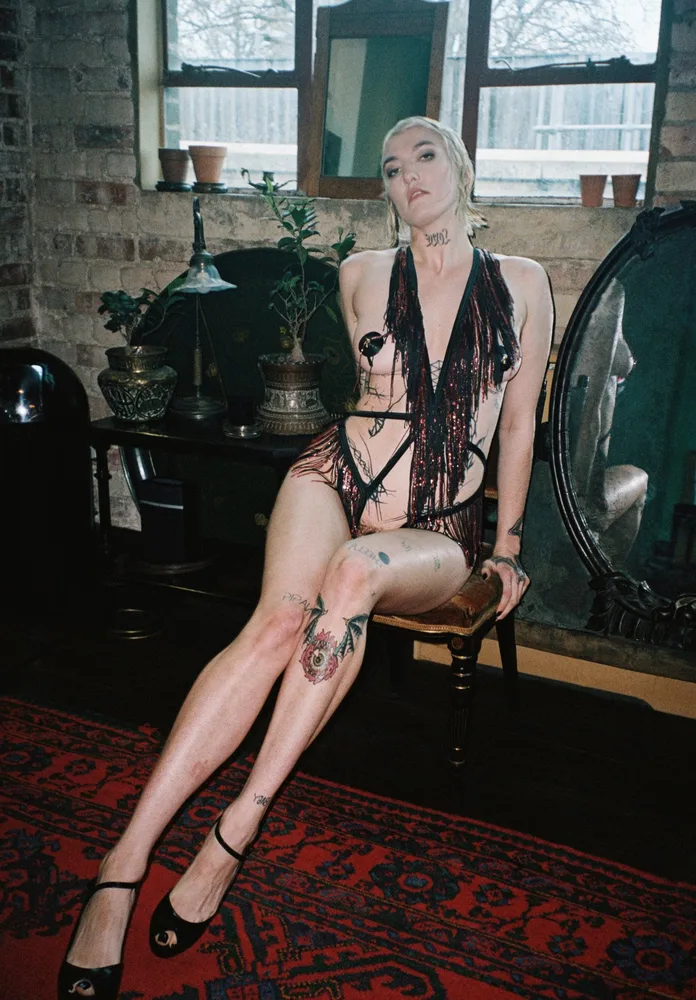 Ms Simone Reage